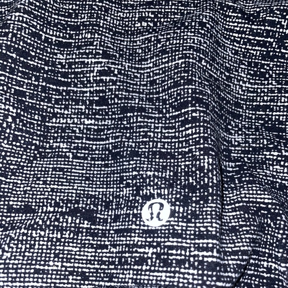 Lululemon jacket. - Picture 3 of 4